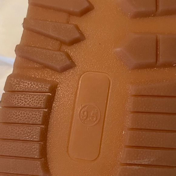 J.Crew White with Pink tennis shoes, used in great conditions. - Picture 5 of 6